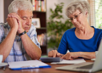 Divórcios entre idosos aumentam e divisão de bens se torna preocupação