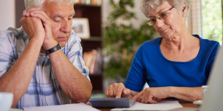 Divórcios entre idosos aumentam e divisão de bens se torna preocupação
