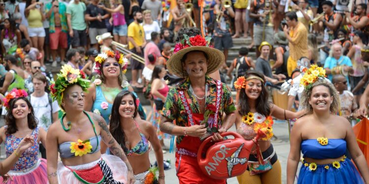 Folia de negócios: dicas para empreender no carnaval