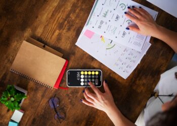 Guia gratuito prepara empresas para as oscilações do mercado