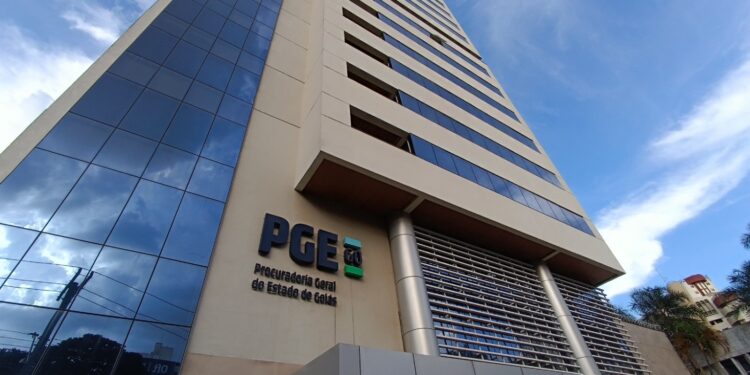 PGE-GO abre inscrições de processo seletivo com bolsa de R$ 3.750