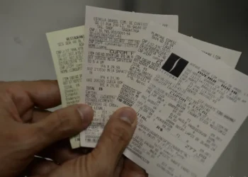 Metade das notas fiscais não cumpre a Lei da Transparência Tributária