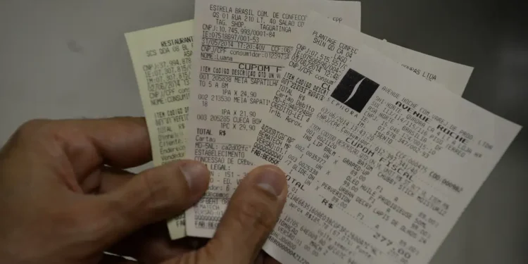 Metade das notas fiscais não cumpre a Lei da Transparência Tributária
