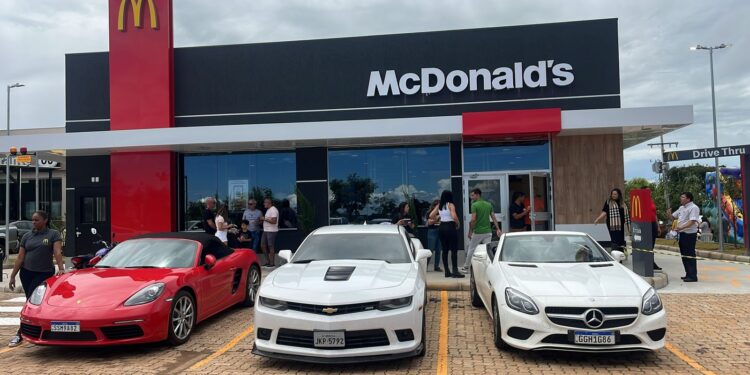 McDonald’s inaugura seu primeiro restaurante em Abadiânia (GO)