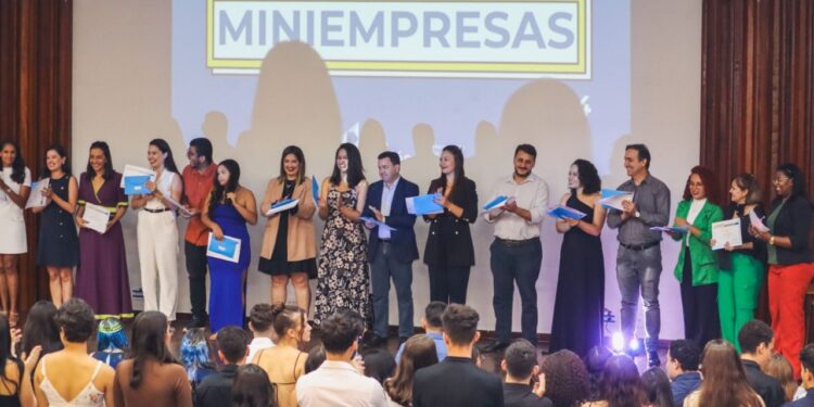 Junior Achievement Goiás abre inscrições para voluntários do Programa Miniempresas