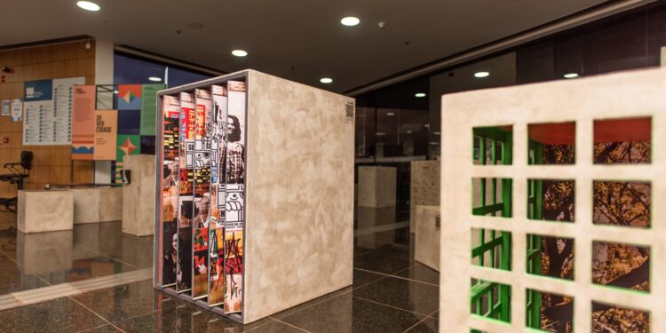 Exposição interativa na Biblioteca Nacional de Brasília celebra o aniversário da capital