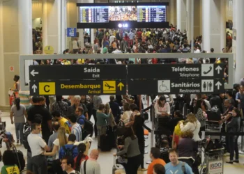 Direitos como passageiro aéreo? Conheça regras e como agir em caso de problemas