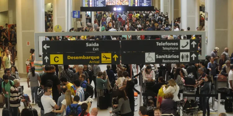 Direitos como passageiro aéreo? Conheça regras e como agir em caso de problemas