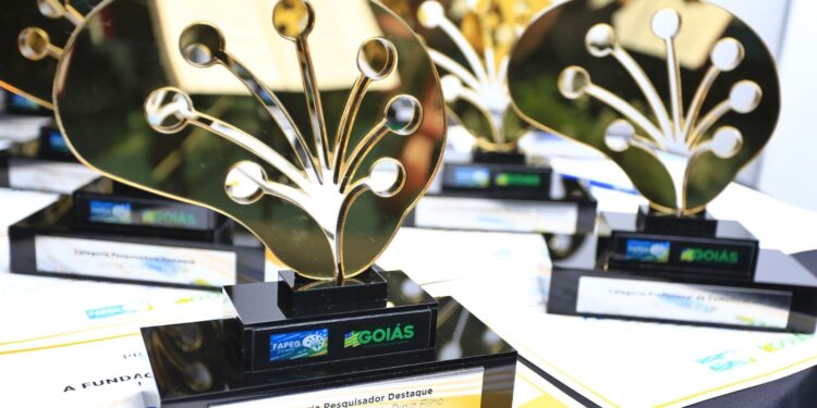 Pesquisadores goianos são finalistas em prêmio nacional de ciência