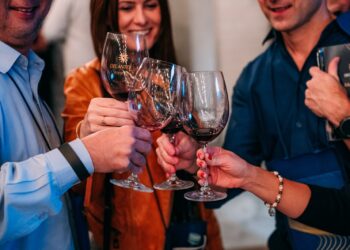 Decanter Wine Day convida o público goianiense a uma volta ao mundo pelos sabores do vinho