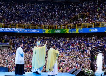 Eventos religiosos em Goiás impulsionam vendas de moda cristã