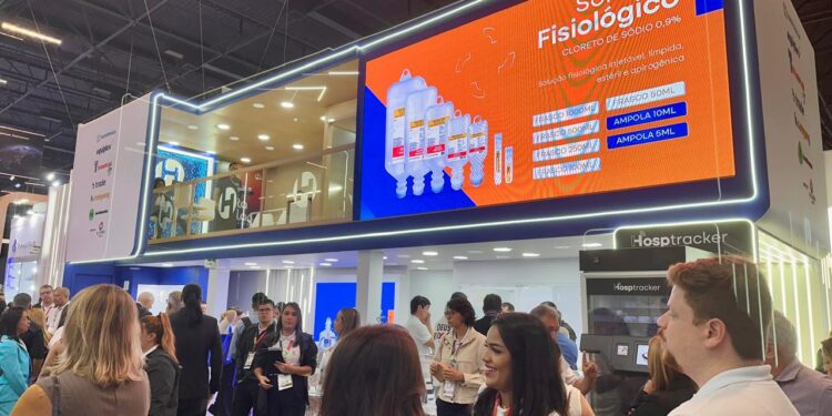 Hospdrogas e Equiplex vendem 20%  a mais na Feira Hospitalar 2025