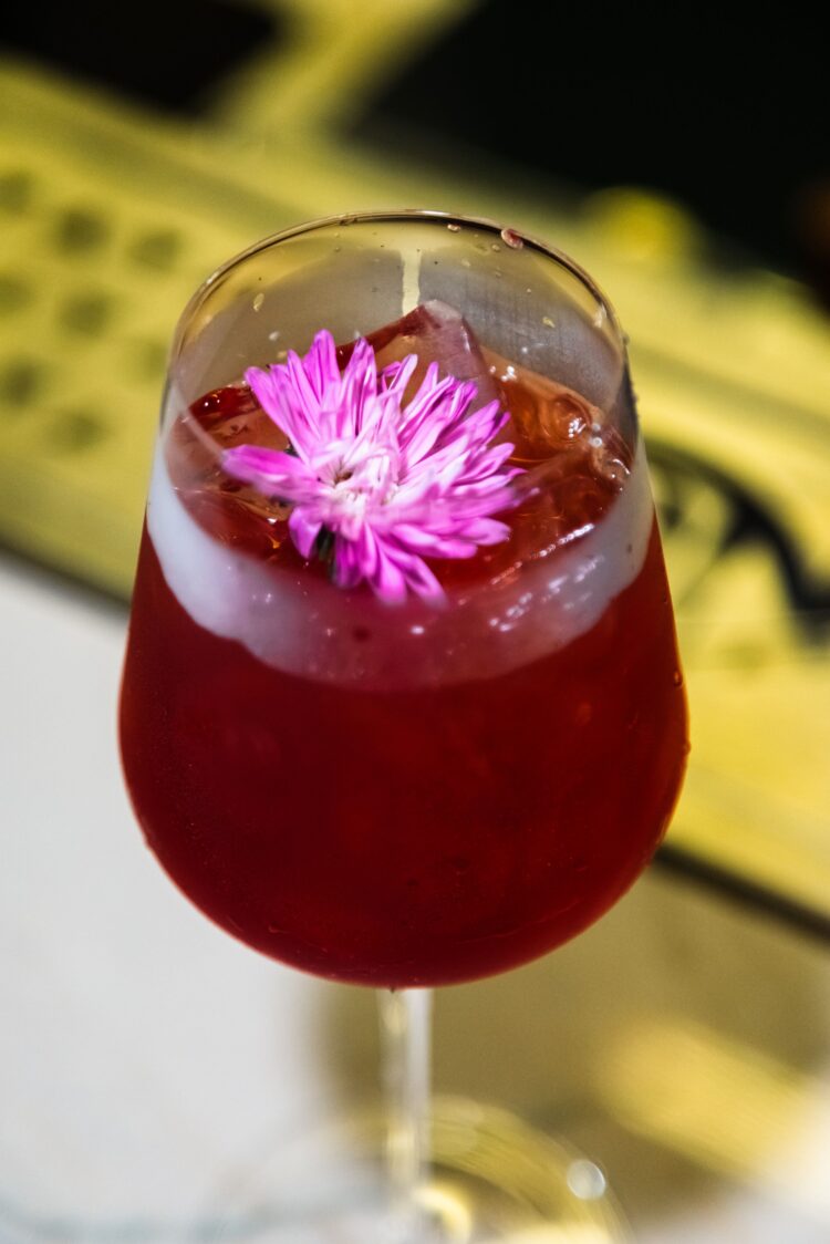 Monet, novo bar em Brasília, é inspirado no mestre do impressionismo