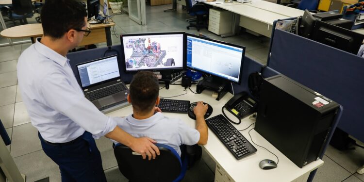 Volkswagen amplia automações e acelera o desenvolvimento de caminhões e ônibus