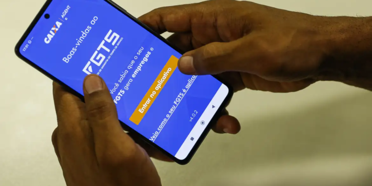 Caixa implementa saque do FGTS com biometria