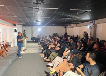 Espetáculo do Sicoob UniCentro Br sobre bets une teatro e finanças