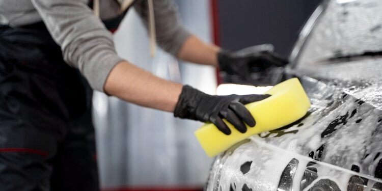 Goiânia é a 7ª capital brasileira que mais tem lava a jatos em atividade