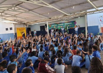 Semana Enef: Sicoob Credseguro impacta mais de 26 mil crianças e jovens