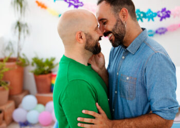 Casamentos LGBTQIAPN+ em cartórios goianos aumentam 150% em cinco anos