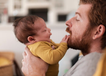 Aumento da licença-paternidade será tema no Congresso após recesso