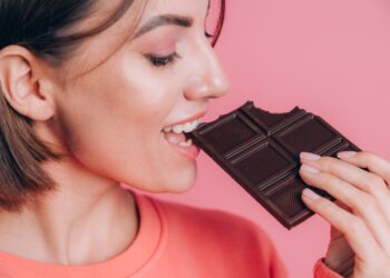 No Dia Mundial do Chocolate, saiba como consumir de forma saudável