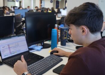 EBM abre vagas de estágio com bolsa e chance de efetivação