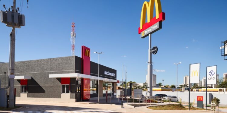 McDonald’s inaugura nova unidade na Avenida Jamel Cecílio