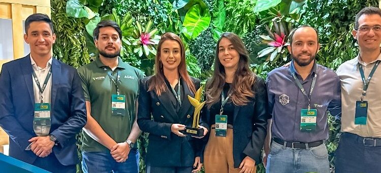 Sicoob UniCentro Br é premiado por crédito a produtores rurais