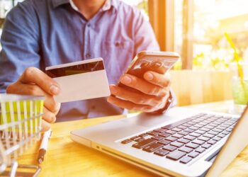 Com faturamento previsto de R$ 224,7 bilhões em 2025, e-commerce brasileiro muda de fase