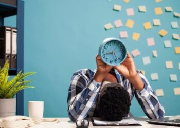 Burnout, boreout ou burn-in? Entenda as diferenças