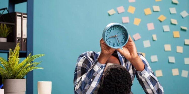 Burnout, boreout ou burn-in? Entenda as diferenças