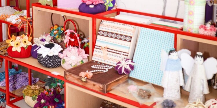 Flamboyant recebe exposição de artesanato do Araújo Jorge