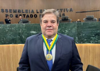 Presidente da Adial recebe maior honraria da Alego