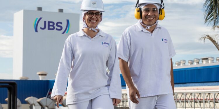 JBS tem mais de 110 vagas de emprego abertas em Goiás