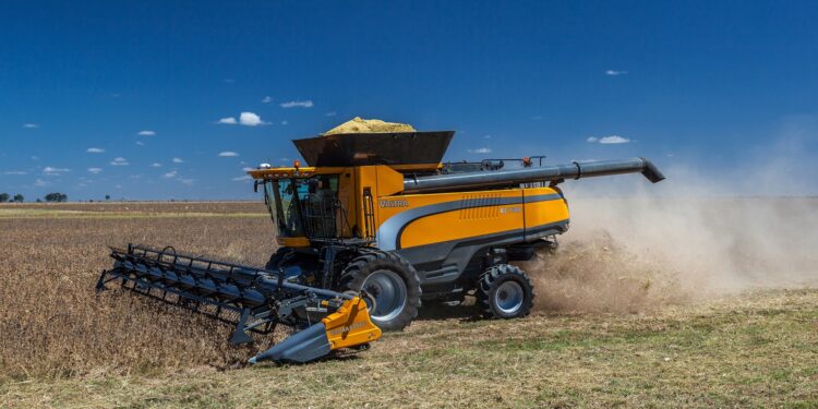 Período pré-safra: revisão técnica de colheitadeiras vira prioridade