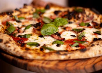 Nostra Pizzeria combina tradição napolitana e bar autoral