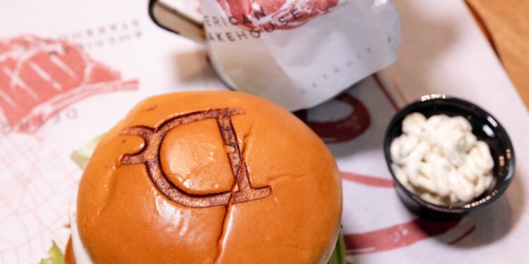 Passeio das Águas estreia ação com pratos em dobro