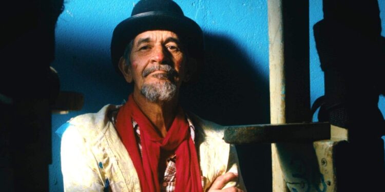 Série revela bastidores e trajetórias do teatro goiano