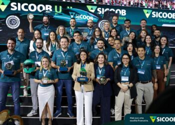 Sicoob UniCentro Br recebe onze premiações em evento