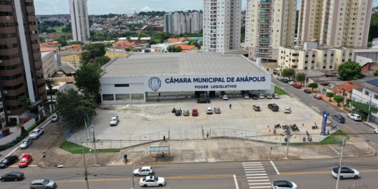 Câmara de Anápolis recebe mutirão de emprego