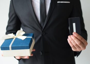 Cartão-presente é opção de presente para a equipe