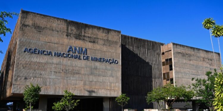 Fieg defende solução imediata para o setor da mineração