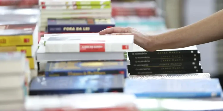 Parceria inédita: Carlos André, TRE e OAB pela leitura