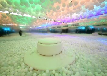 Passeio das Águas recebe instalação com 130 mil bolas