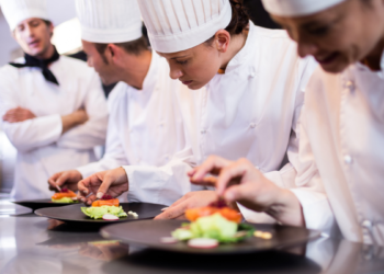 Pobre Juan celebra chefes que promovem a alta gastronomia