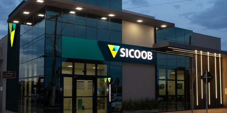 Sicoob está entre as 35 maiores empresas do Brasil