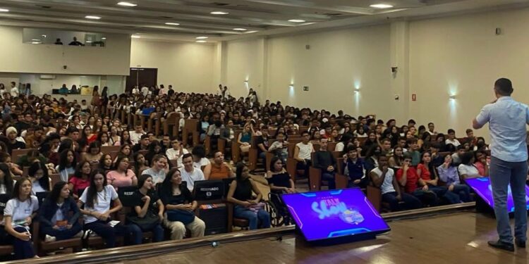 Unialfa realiza 2º Talk Show Desenrola no Enem