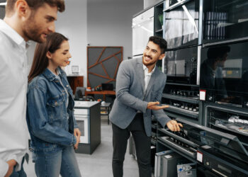 Comércio varejista goiano apresenta alta de 2,5%