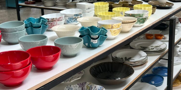 Feira de louças promete itens a partir de R$ 10