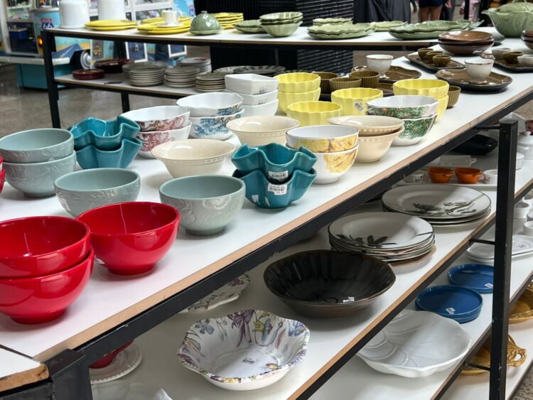 Feira de louças promete itens a partir de R$ 10